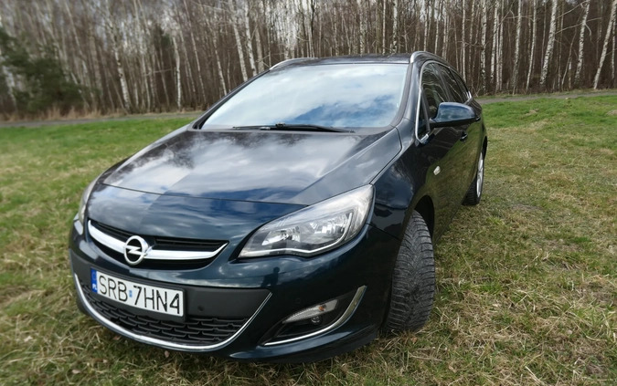 Opel Astra cena 26900 przebieg: 250000, rok produkcji 2014 z Nowe Miasto Lubawskie małe 254